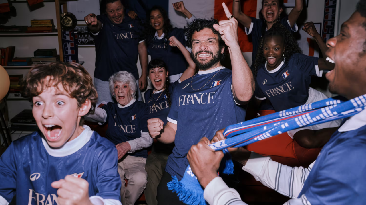 https://generations.fr/media/news/decathlon-lance-le-maillot-du-peuple-pour-la-coupe-du-monde_6a04383b67627.png