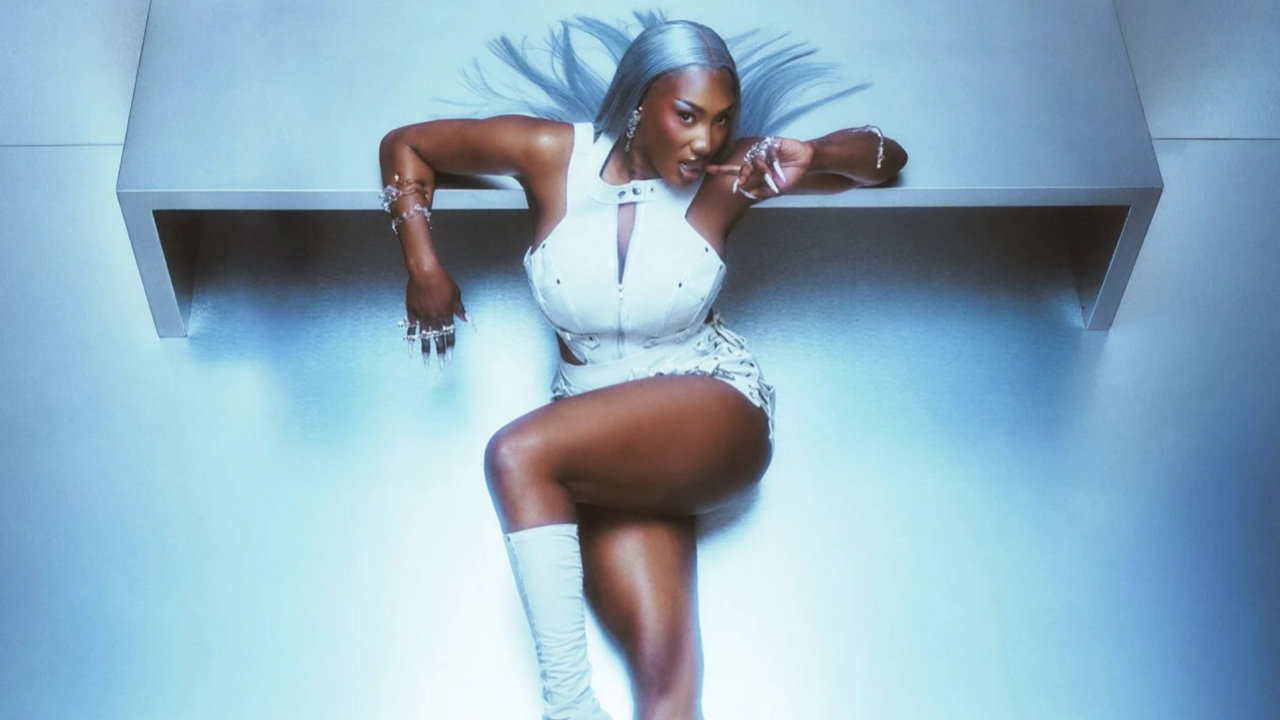 Aya Nakamura ajoute une deuxième date au Stade de France et crée la polémique avec son album "Destinée"