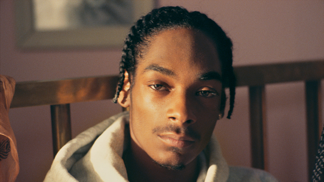 Biopic de Snoop Dogg : on sait qui va jouer Warren G, Tupac et Suge Knight Biopic de Snoop Dogg : on sait qui va jouer Warren G, Tupac et Suge Knight