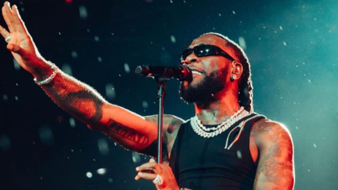 Burna Boy marque l’histoire : il est le premier artiste africain à remplir un stade américain