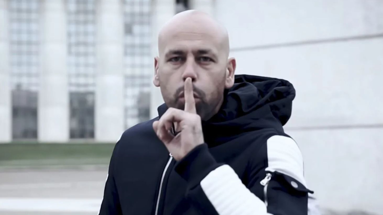 "En attendant l'album" : quand le rap français découvrait Sinik "En attendant l'album" : quand le rap français découvrait Sinik