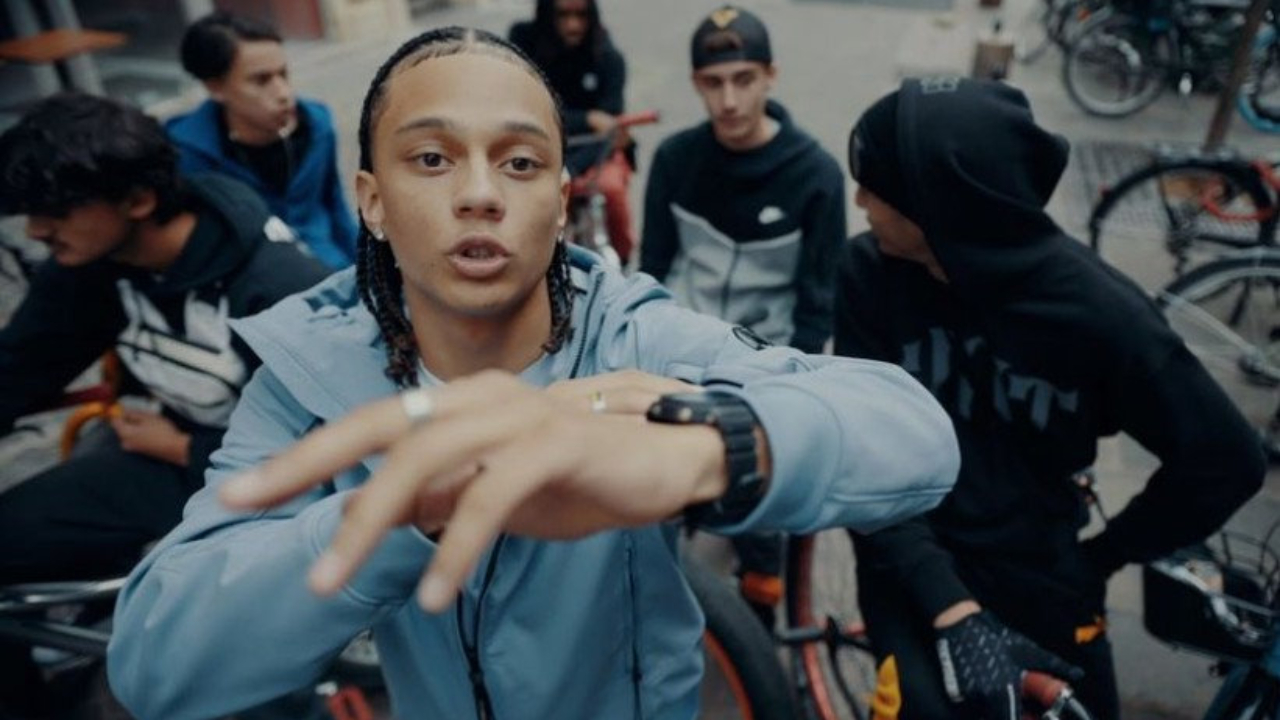 Favé : découvrez le tracklisting de son premier album "Il le fallait"