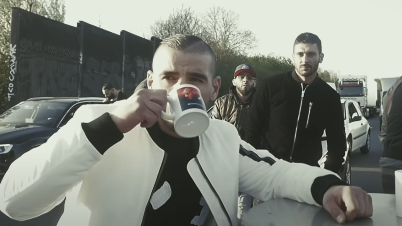 Fianso : contrôlé à 188 km/h, le rappeur est placé en garde à vue