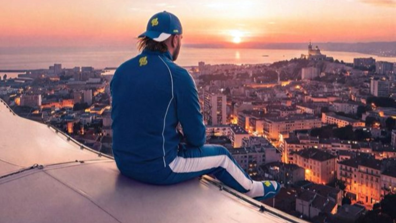 Jul d&eacute;voile la tracklist de "Oubliez moi" avec un seul feat !