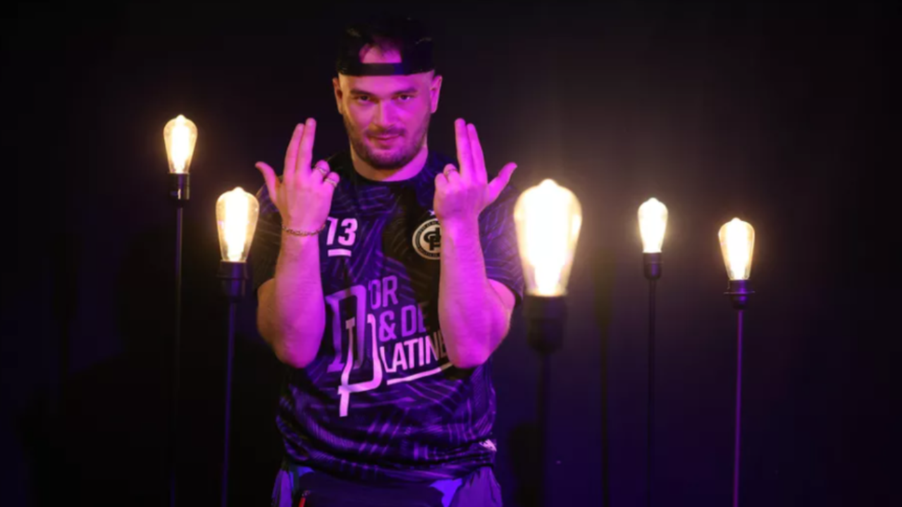 Jul semble préparer un projet fou : Monde organisé