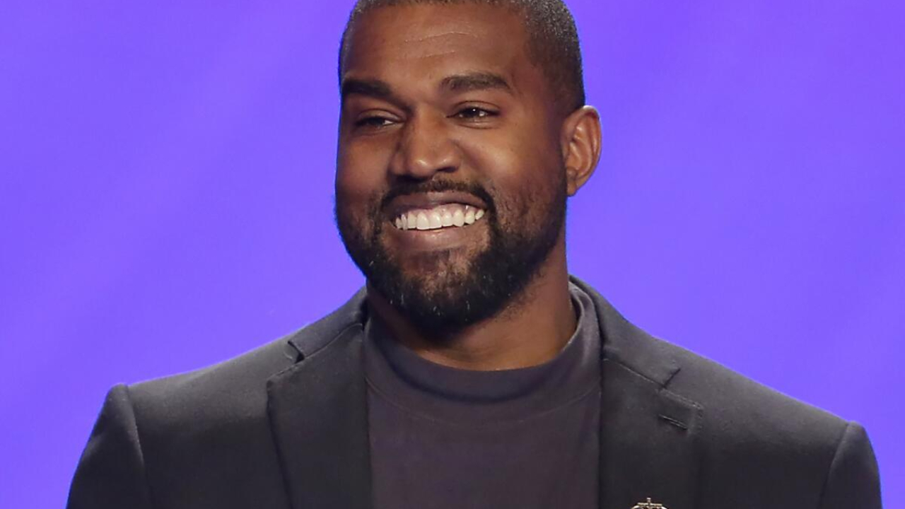 Kanye West fait rire tout le tribunal avec une blague sur "N*ggas in Paris"