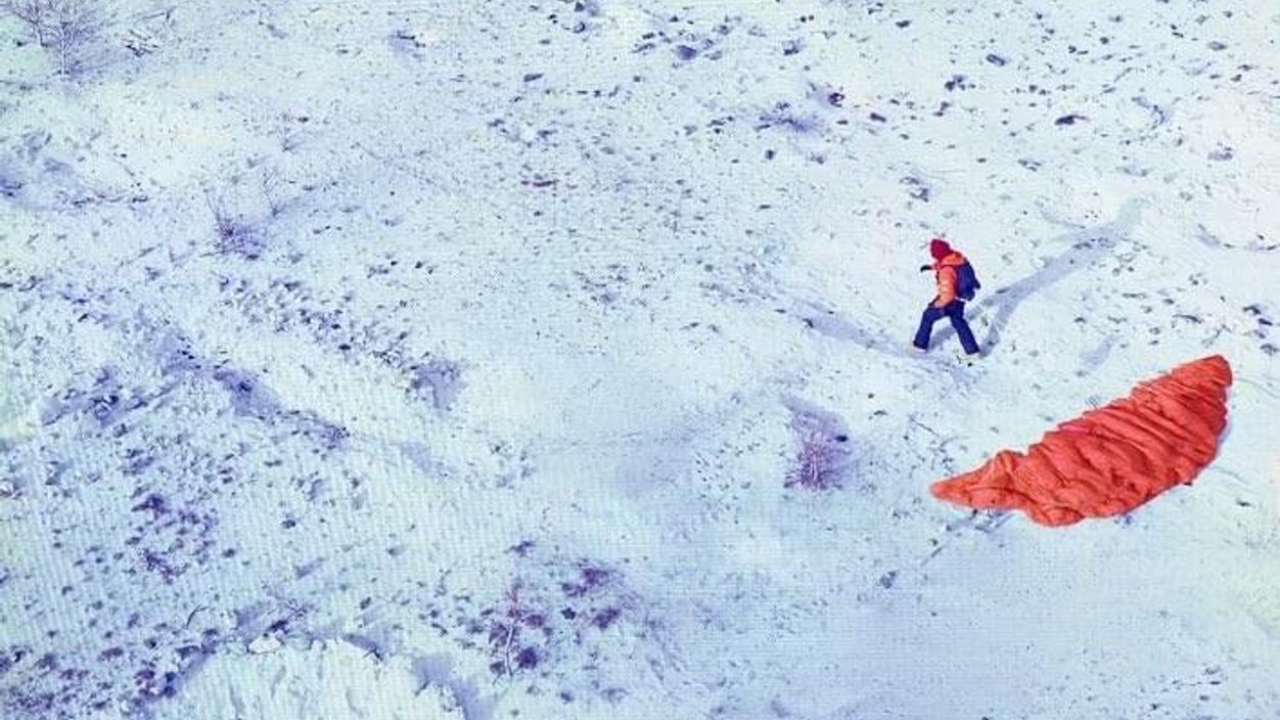 Kekra : ce n'est pas le rappeur sur la cover de "Stratos" Kekra : ce n'est pas le rappeur sur la cover de "Stratos"