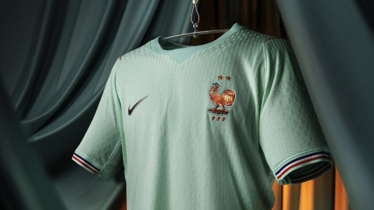 Le maillot extérieur de l'Equipe de France 2026 victime de son succès : il est introuvable Le maillot extérieur de l'Equipe de France 2026 victime de son succès : il est introuvable