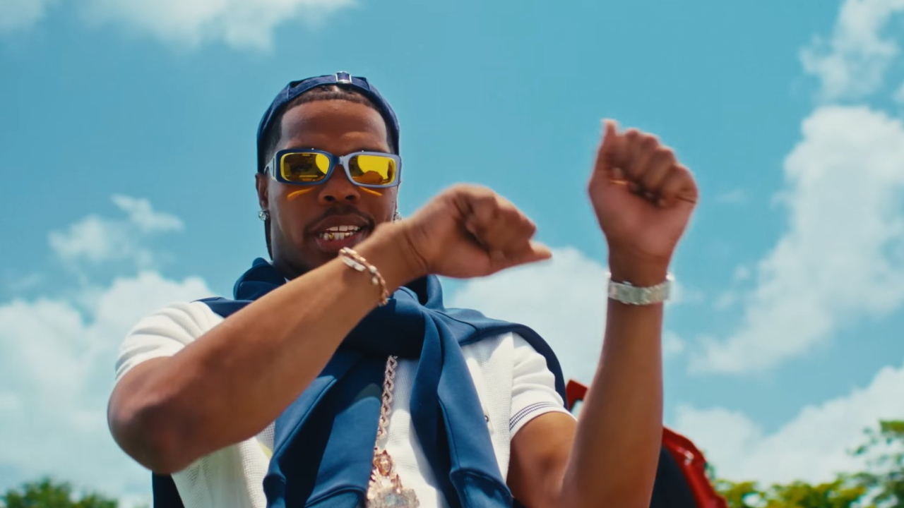 Lil Baby dévoile "Dead Fresh" produit par Pharrell pour annoncer son nouvel album Lil Baby dévoile "Dead Fresh" produit par Pharrell pour annoncer son nouvel album