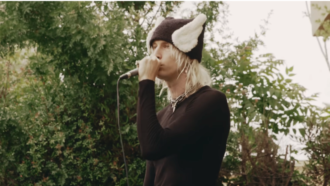 Machine Gun Kelly envoie un diss-track à Jack Harlow, "Renegade Freestyle"