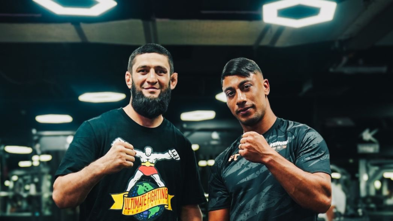 Maes s'entraine avec le combattant MMA Khamzat Chimaev