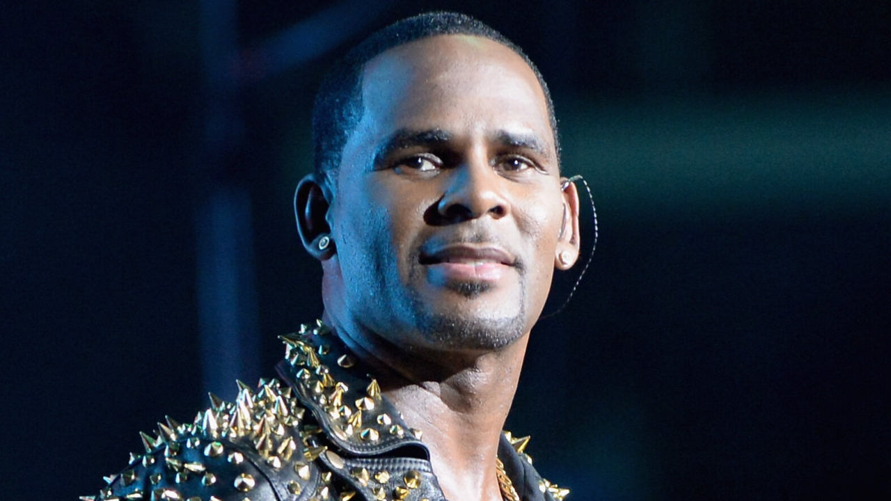 R. Kelly sollicite Donald Trump pour réduire sa peine de prison R. Kelly sollicite Donald Trump pour réduire sa peine de prison