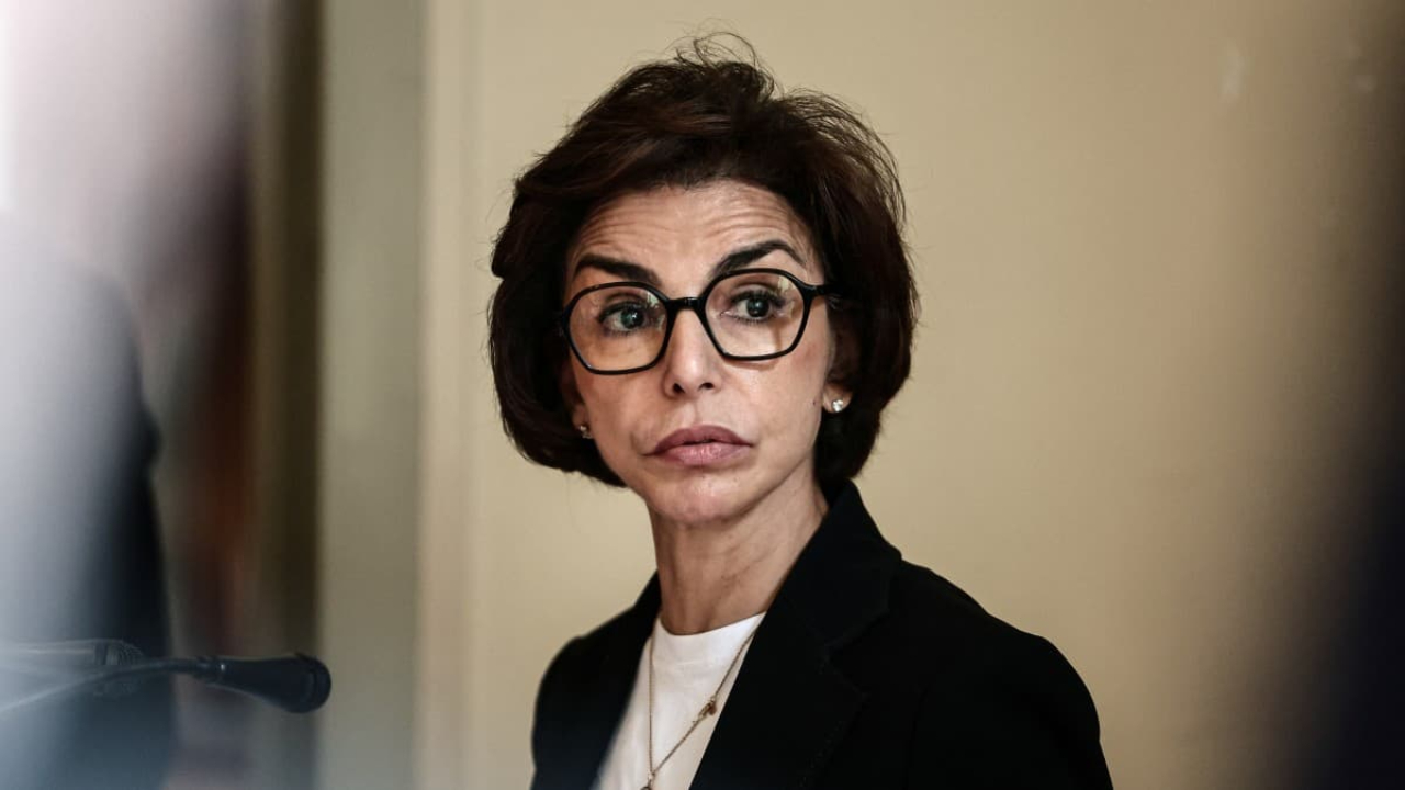 Rachida Dati accusée d'avoir utilisé l'IA dans son hommage à Calbo, rempli de fautes Rachida Dati accusée d'avoir utilisé l'IA dans son hommage à Calbo, rempli de fautes
