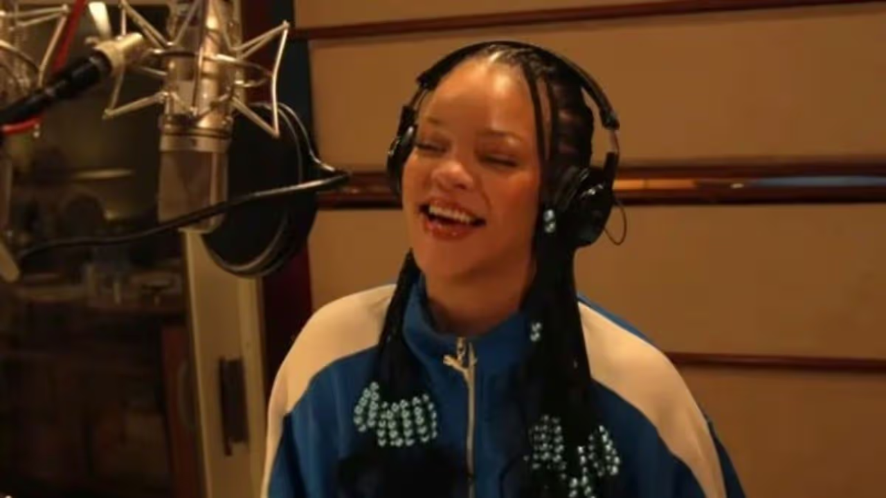Rihanna de retour en studio dans son dernier vlog ! Rihanna de retour en studio dans son dernier vlog !