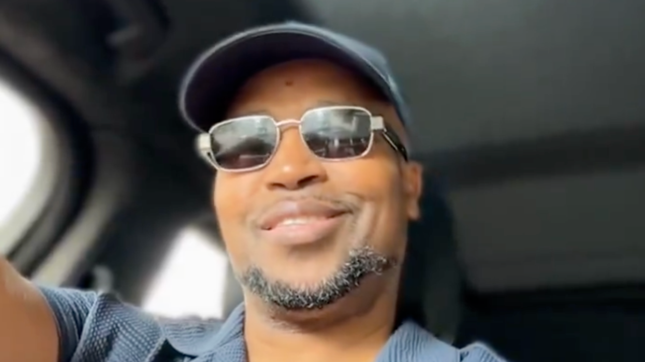 Rohff s’en prend à Booba et démonte son album "Blanco Nemesis" en freestyle Rohff s’en prend à Booba et démonte son album "Blanco Nemesis" en freestyle