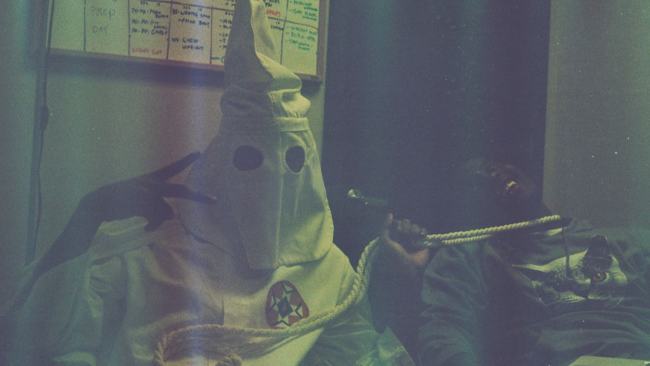 Tyler, The Creator : déguisements du KKK, salut nazi, il se retrouve dans la sauce avec ses anciens tweets Tyler, The Creator : déguisements du KKK, salut nazi, il se retrouve dans la sauce avec ses anciens tweets