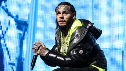 6ix9ine réapparaît pour la première fois depuis son agression
