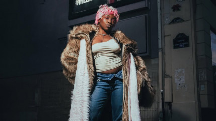 Après avoir sold-out deux dates au Zénith de Paris, Théodora annonce une troisième date !