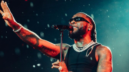 Burna Boy marque l’histoire : il est le premier artiste africain à remplir un stade américain Burna Boy marque l’histoire : il est le premier artiste africain à remplir un stade américain