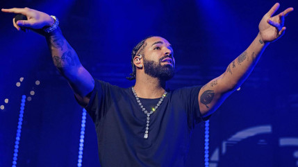 Drake : son nouveau collier est composé de 42 bagues de fiançailles