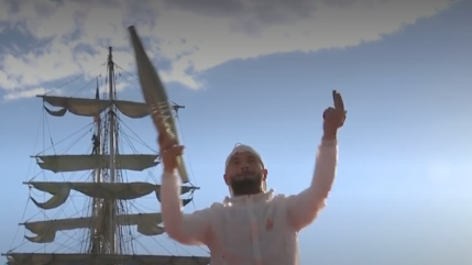 Jul a allumé la vasque olympique à Marseille