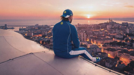 Jul d&eacute;voile la date de sortie et la cover de son album "Oubliez moi"