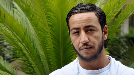 Lacrim va raconter sa vie dans une autobiographie : le rappeur pr&eacute;pare un livre tr&egrave;s attendu