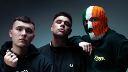 Les procureurs britanniques veulent relancer une charge terroriste contre un rappeur de Kneecap