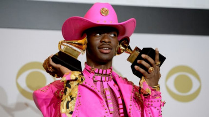 Lil Nas X arrêté pour aggression sur un officier à Los Angeles alors qu'il était en santiags et en slip dans la rue