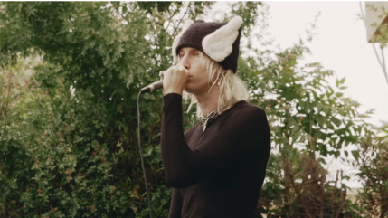 Machine Gun Kelly envoie un diss-track à Jack Harlow, "Renegade Freestyle"