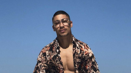 Maes nous fait découvrir sa vie dans une vidéo Maes nous fait découvrir sa vie dans une vidéo