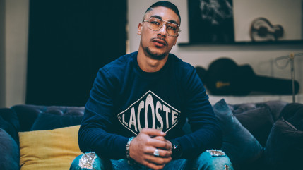 Maes visé par un mandat d'arrêt