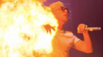 PLK : son bras s’enflamme sur scène, il rassure ses fans PLK : son bras s’enflamme sur scène, il rassure ses fans