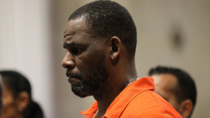 R. Kelly : sa maison de disques va devoir payer les victimes
