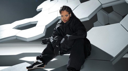 Rihanna : "J'ai l'impression qu'il est juste que mes fans obtiennent ce qu'ils attendaient" Rihanna : "J'ai l'impression qu'il est juste que mes fans obtiennent ce qu'ils attendaient"