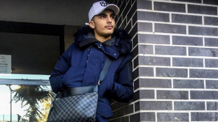 RK a été placé en garde à vue à cause d'un lance-flammes : "une arme de guerre"