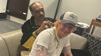 Snoop Dogg : il roule un blunt en 15 secondes pour... Ed Sheeran