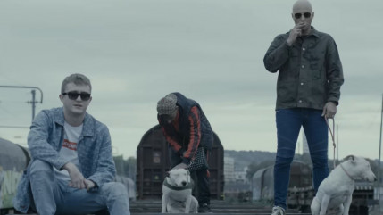 Vald allume-t-il Booba dans son feat avec Alkpote, "Plus Loin" ?