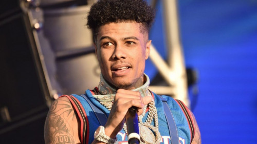 Blueface forcé de séparer sa mère et sa meuf qui allaient se battre