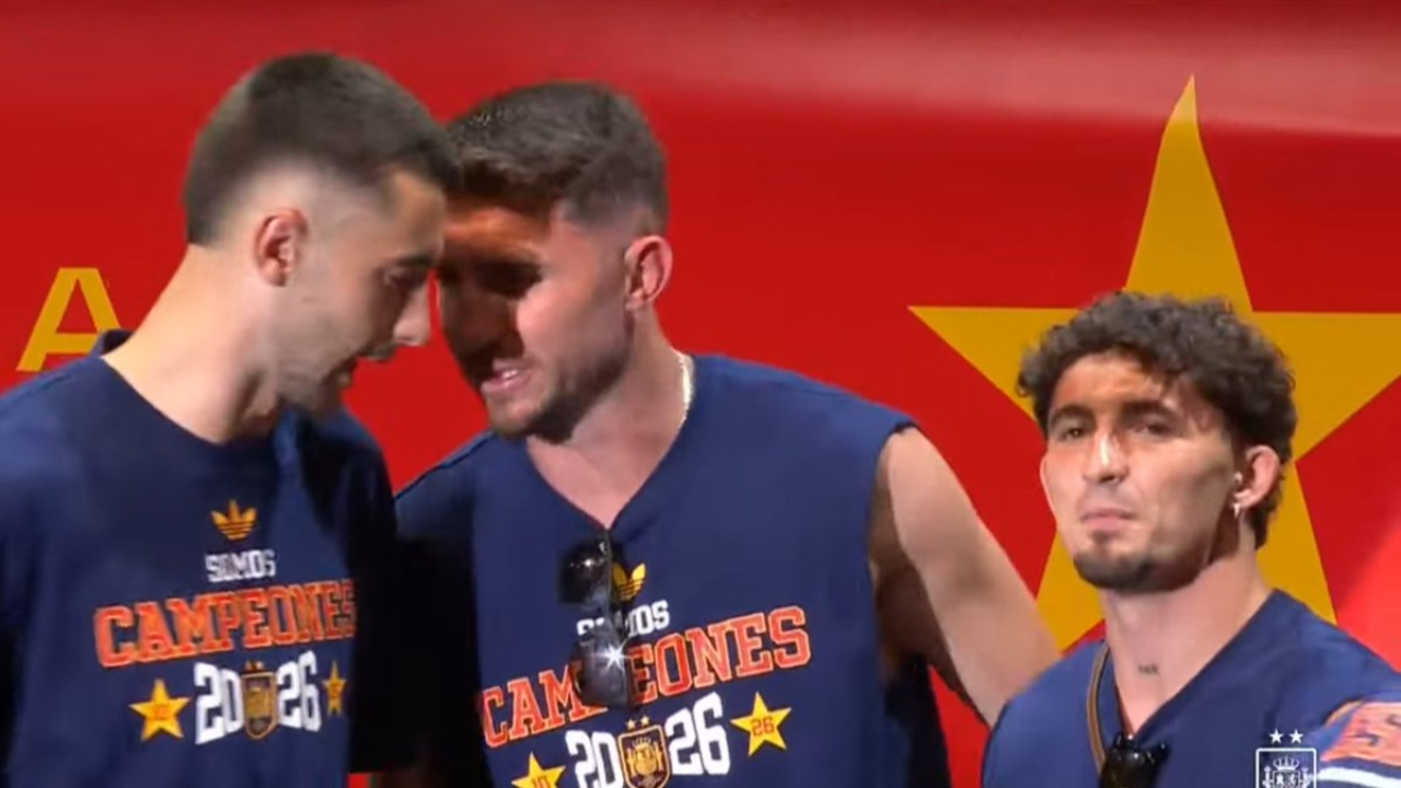 Aymeric Laporte célèbre son titre en Coupe du Monde sur "Pilé", le morceau explose en Espagne Aymeric Laporte célèbre son titre en Coupe du Monde sur "Pilé", le morceau explose en Espagne