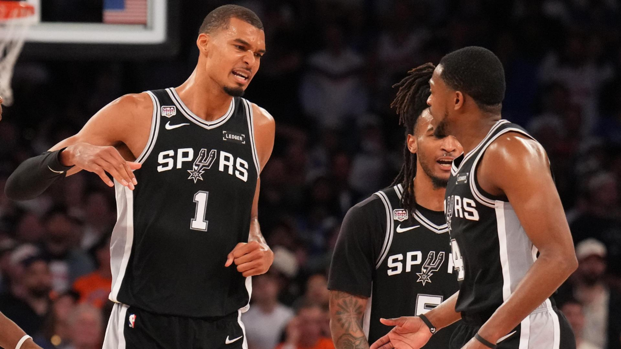 Les Spurs s'imposent face aux Knicks et remontent à 2-1 ! Les Spurs s'imposent face aux Knicks et remontent à 2-1 !