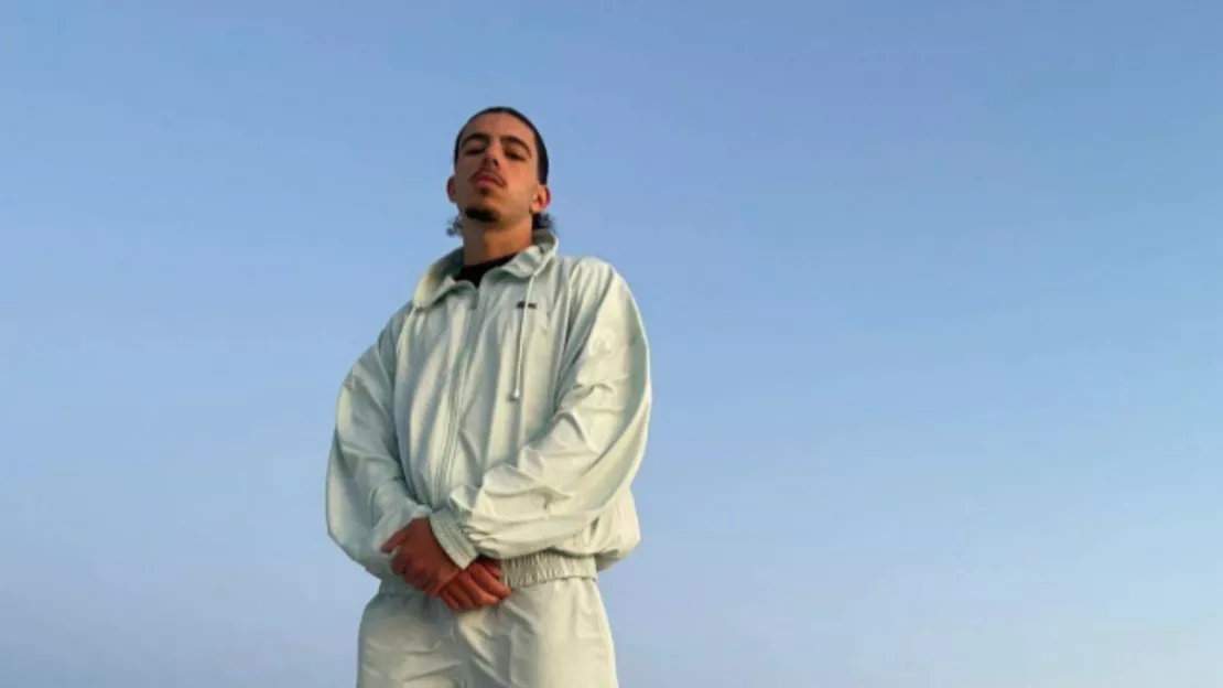 Angelinho lance sa série "707" avec le clip "Vision "