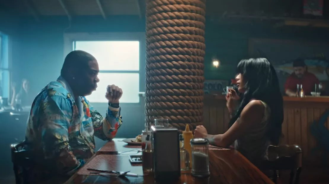Busta Rhymes et Coi Leray samplent Jay-Z sur "Luxury Life"