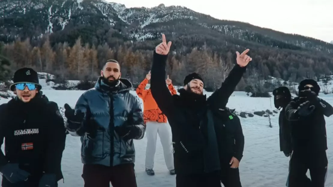 Jul en mode ski pour le clip de "Me prends pas la tête"