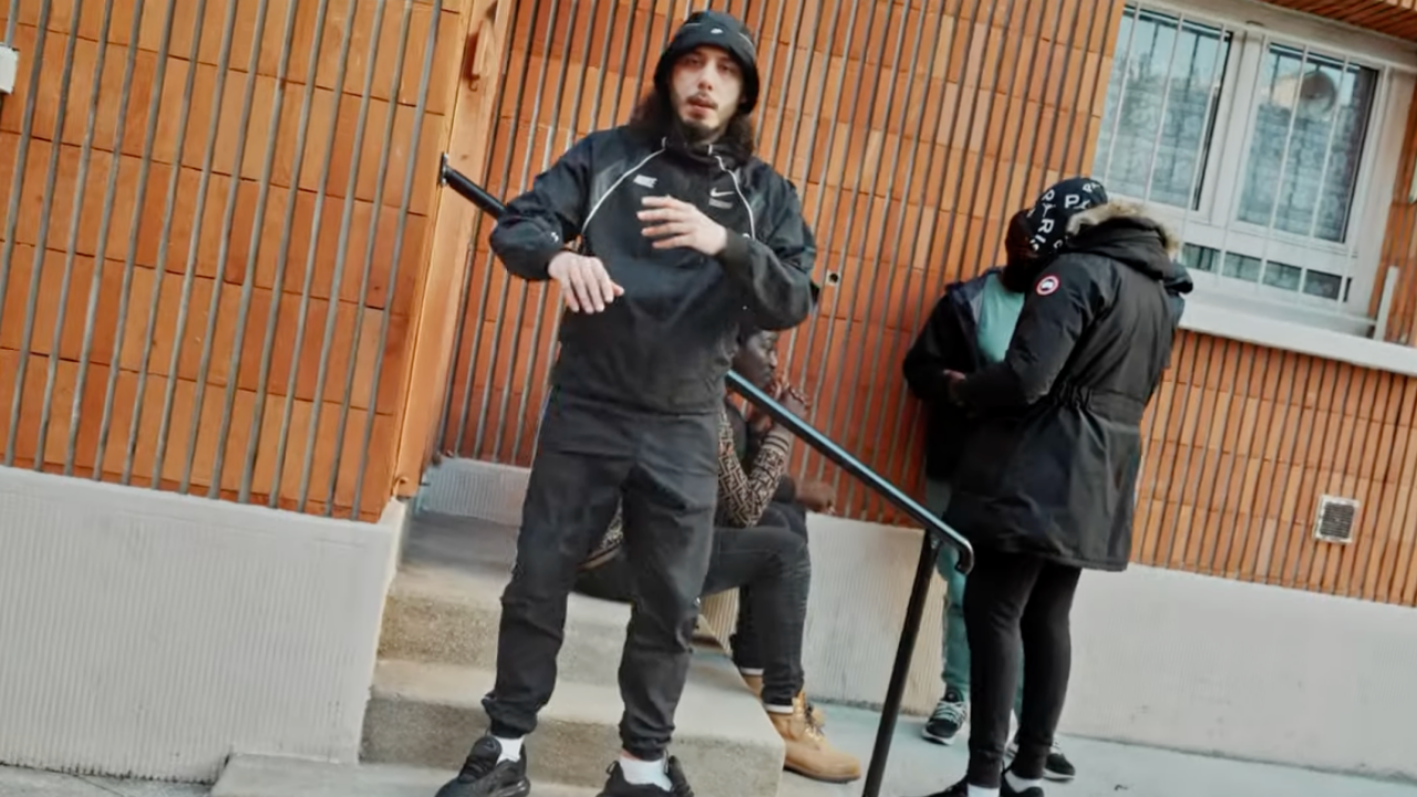 Aero se demande "Ça dit quoi ?"