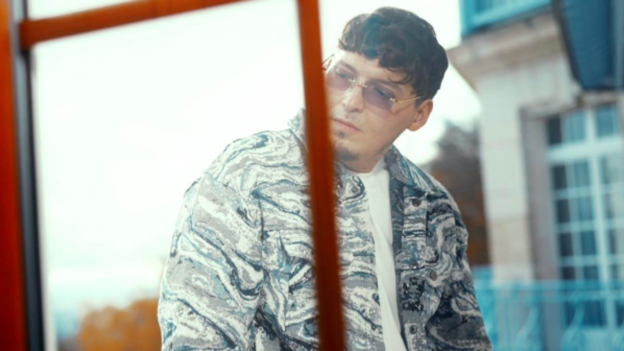 Akapera dévoile son nouveau clip “Loin”