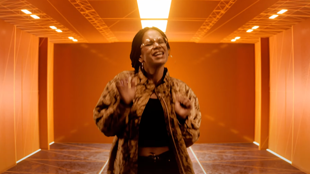 Almä Mango passe au "Feu Orange"