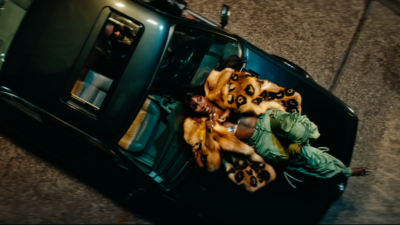 Aya Nakamura est sensationnelle dans le clip de "Daddy" avec SDM