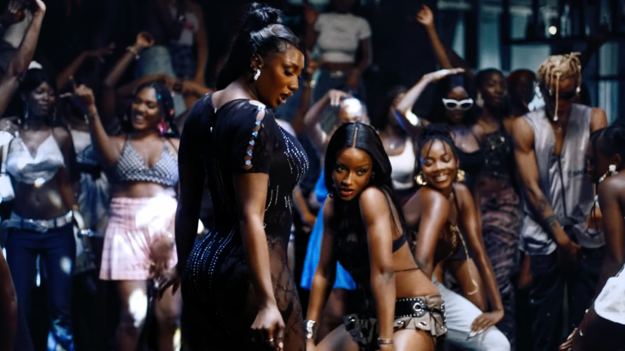 Aya Nakamura invite Ayra Starr sur le remix de "Hypé" Aya Nakamura invite Ayra Starr sur le remix de "Hypé"