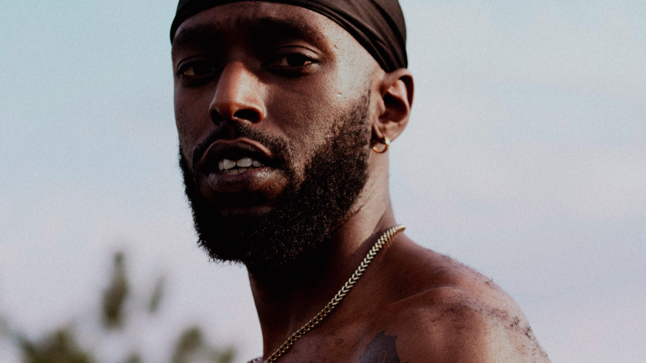 Bakari part en famille dans "Free Thugga"